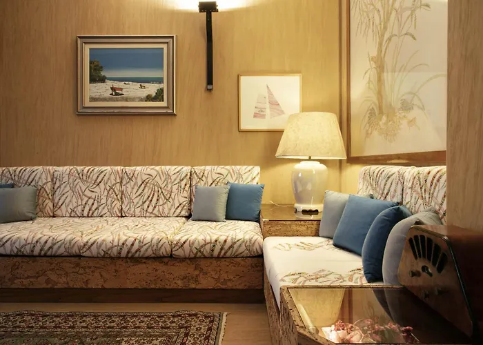 Back To 70's-modern And Terrace