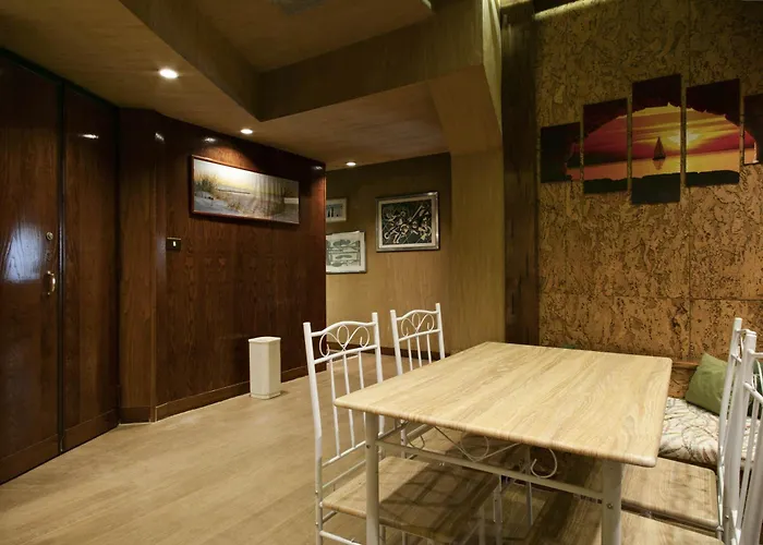 Back To 70's-modern And Terrace Apartamento *